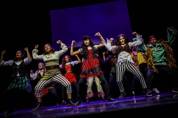 Stagecoach Ealing at the Shaftesbury Theatre
