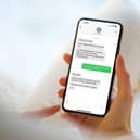 This Valentine’s Day, EE urging daters to practice ‘safe texts’, by spotting red flags, such as probing questions, excuses for not meeting, or requests for financial help