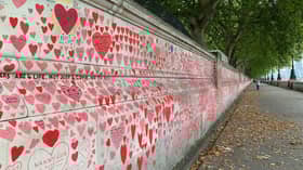 London’s Covid Memorial Wall: A Heartfelt Tribute Lit with Festive Lights