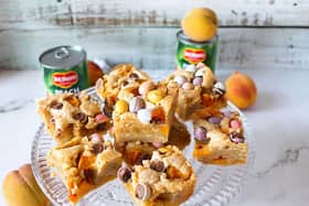 Del Monte's Peach and Chocolate Egg Blondies