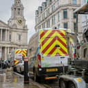 Takeuchi fully-electric diggers work in central London outside St. Paul’s Cathedral