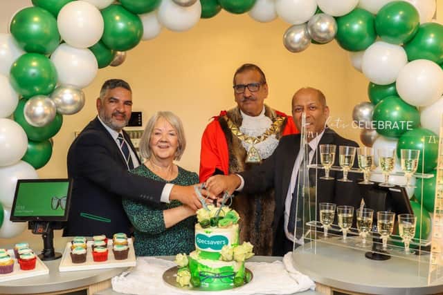 (Left to right) Lyndon Matroos, Dame Mary Perkins, The Mayor of Brent and Rakesh Kapoor.