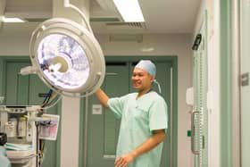 Optegra ophthalmic surgeon Mr Amir Hamid