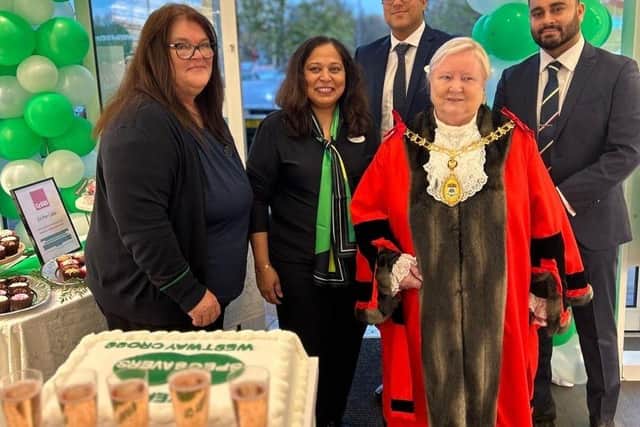(Left to right) Julie Caulton, Audiology Director, Padmarekha Halubai, Retail Director, Shaan Patel, Ophthalmic Director, Mayor of Ealing, Cllr. Yvonne Johnson and Atul Ladwa, Ophthalmic Director - Specsavers Westway Cross.