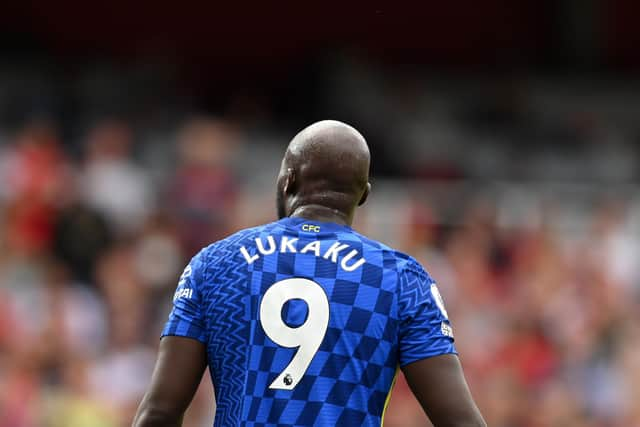 LONDON, ENGLAND - AUGUST 22: Romelu Lukaku of Chelsea looks on during the Premier League match between Arsenal and Chelsea at Emirates Stadium on August 22, 2021 in London, England. (Photo by Michael Regan/Getty Images)