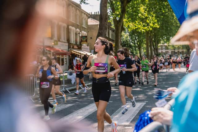 Thousands of runners take on Hackney