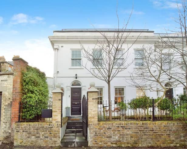 London properties now stand at £563,899 on average