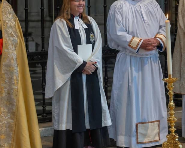 Rev Kate Bottley gave a reading.