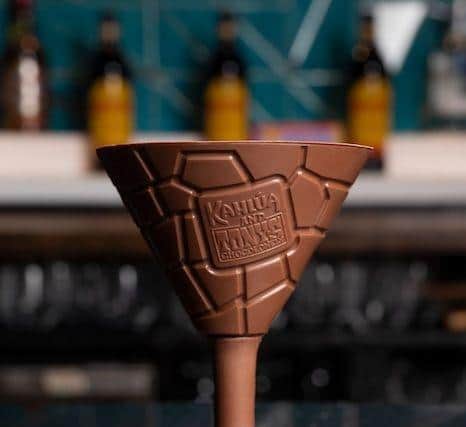 With 1 in 4 Brits revealing they don’t treat themselves enough, Kahlúa and Tony’s Chocolonely team up to unveil the ultimate guilty pleasure: the chocolate Espresso MarTony glass!