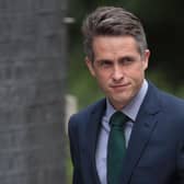 Born in Scarborough, Sir Gavin Williamson is an MP who has served in the cabinet of Prime Ministers Rishi Sunak and Theresa May. He is widely known mishandling the GCSE and A-Level exams fiasco in 2020 as Education Secretary. He attended East Ayton Primary, Raincliffe School, and Scarborough Sixth Form College.