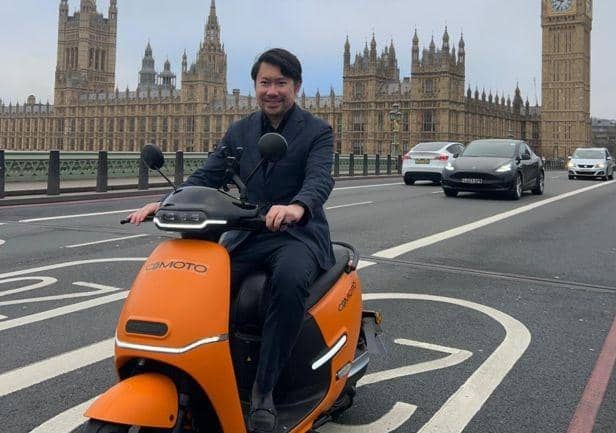 London welcomes CoMoTo: the city’s first electric motorcycle ridesharing service, bringing zero-emission travel to its streets.
